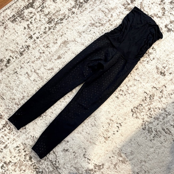 Beyond the Bump Pants - Beyond the Bump/Yoga Hearts Softshine Maternity Midi leggings black size small